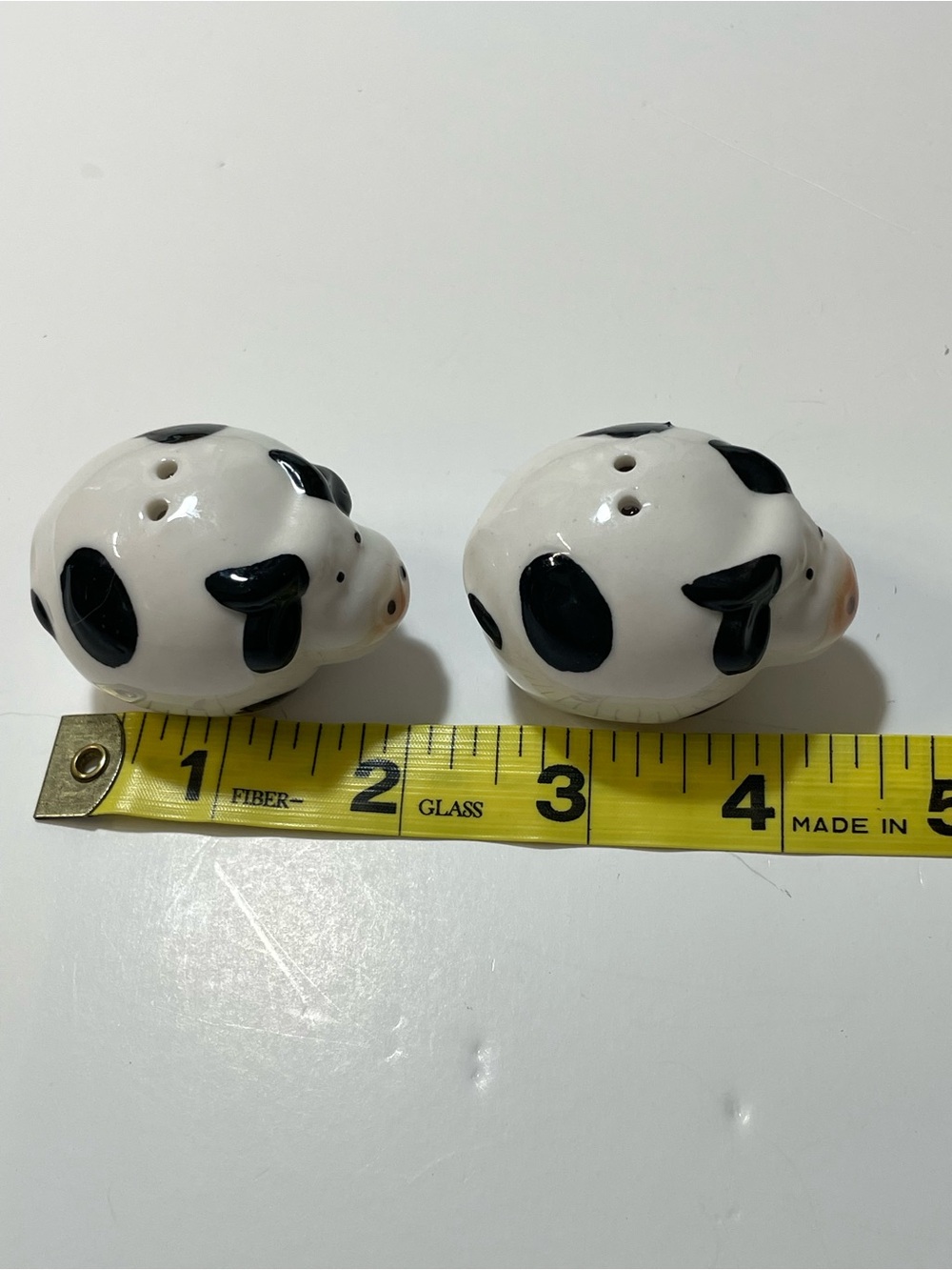 Cow Salt and Pepper Shakers - White and Black Like New - Picture 6 of 7